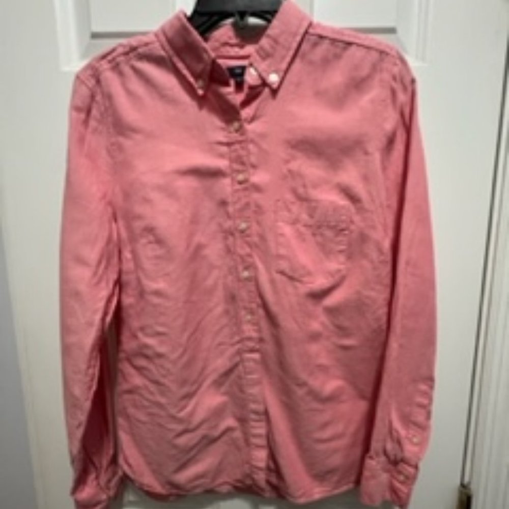 Gap small pink button down long sleeve shirt
